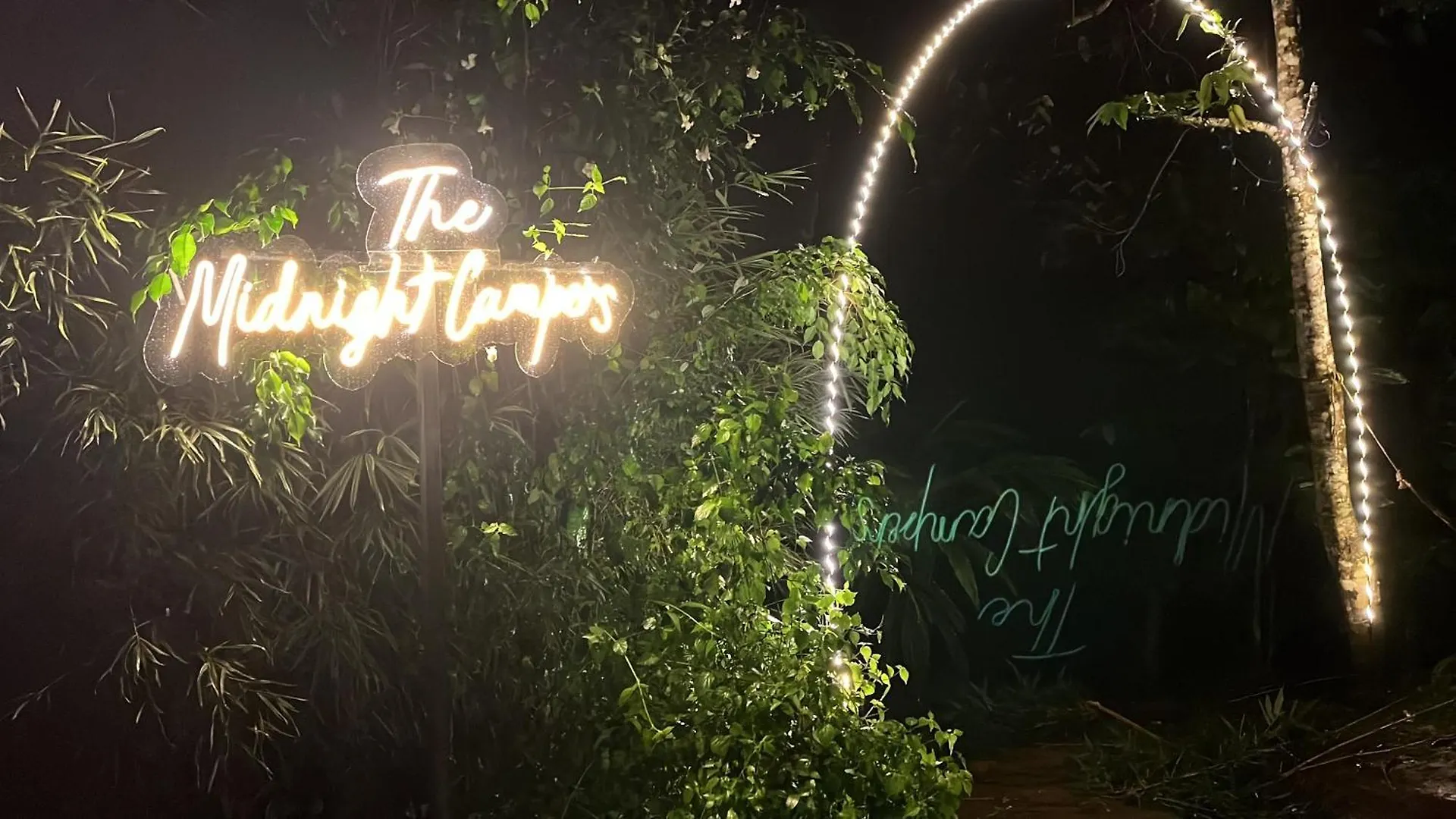 Hotel The Midnight Campers Anaviratty 0*,  Indie